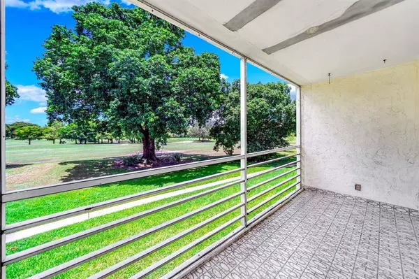 8320 Sands Point Blvd #208M, Tamarac, FL 33321