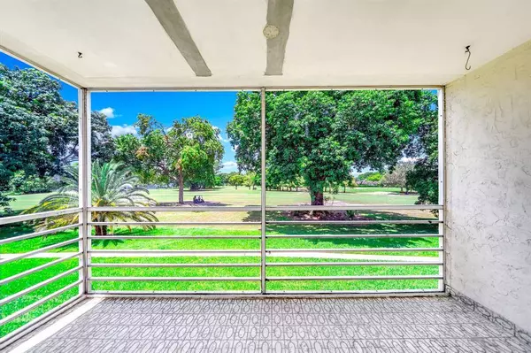 8320 Sands Point Blvd #208M, Tamarac, FL 33321