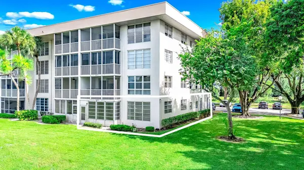 2601 S Course DR #111, Pompano Beach, FL 33069