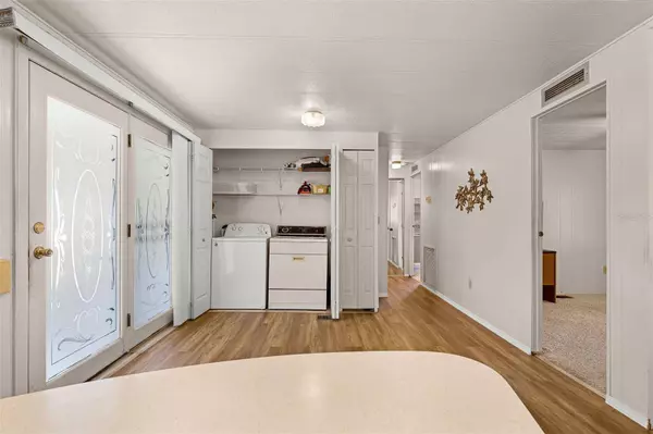 200 PALM MEADOWS DR, Eustis, FL 32726