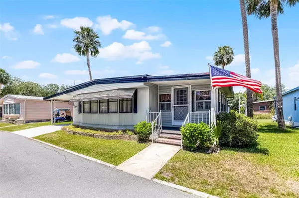 200 PALM MEADOWS DR, Eustis, FL 32726