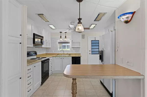 144 PARADISE N, Leesburg, FL 34788