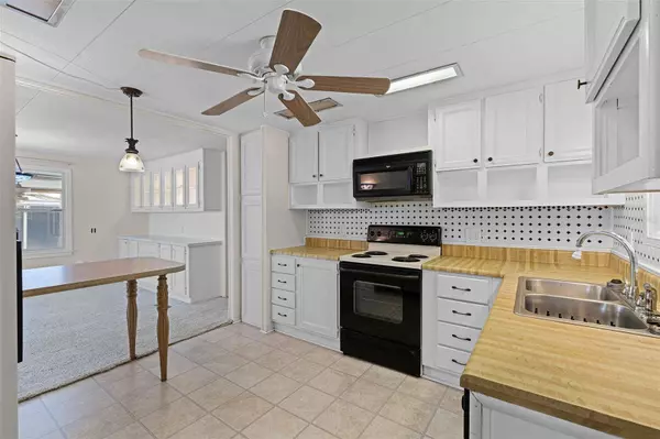 144 PARADISE N, Leesburg, FL 34788