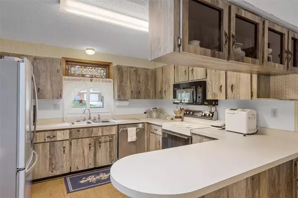 5614 E HARBOR DR, Fruitland Park, FL 34731