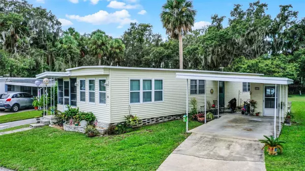 9 COCOS PLUMOSA DR #A, Eustis, FL 32726