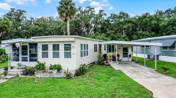 9 COCOS PLUMOSA DR #A, Eustis, FL 32726