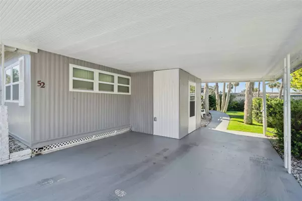 52 SABAL PALM CIR, Eustis, FL 32726