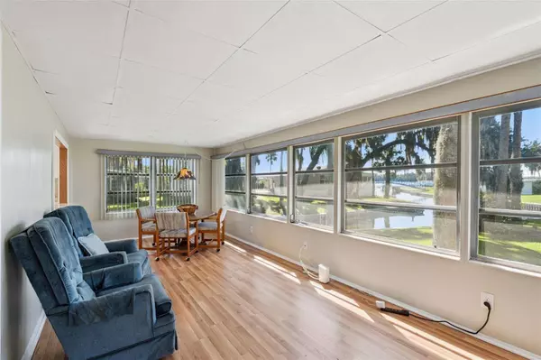 52 SABAL PALM CIR, Eustis, FL 32726