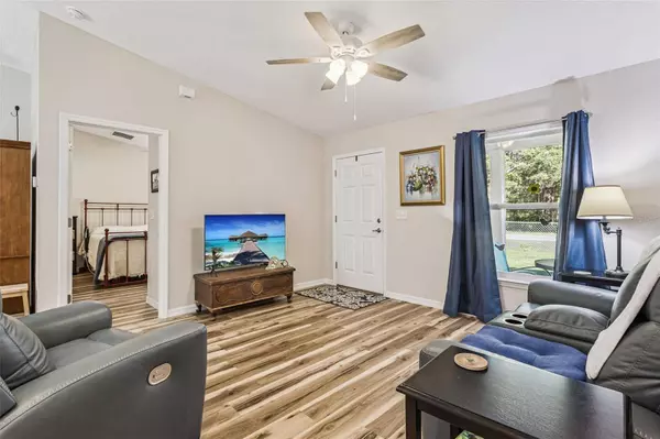 61 GUAVA TRL, Ocklawaha, FL 32179