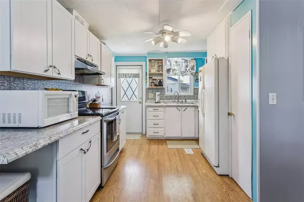 120 BREEZY PT, Eustis, FL 32726