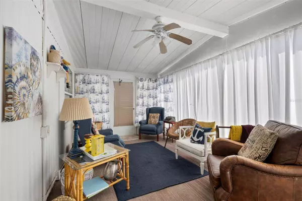 8 COCOS PLUMOSA DR #A, Eustis, FL 32726