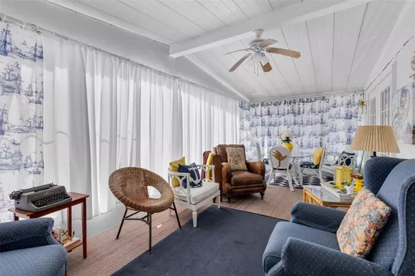 8 COCOS PLUMOSA DR #A, Eustis, FL 32726