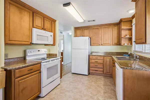 259 PINEWOOD DR, Eustis, FL 32726