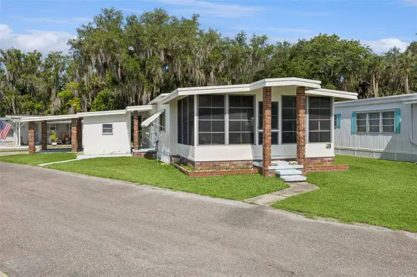 13 COCOS PLUMOSA DR #B, Eustis, FL 32726