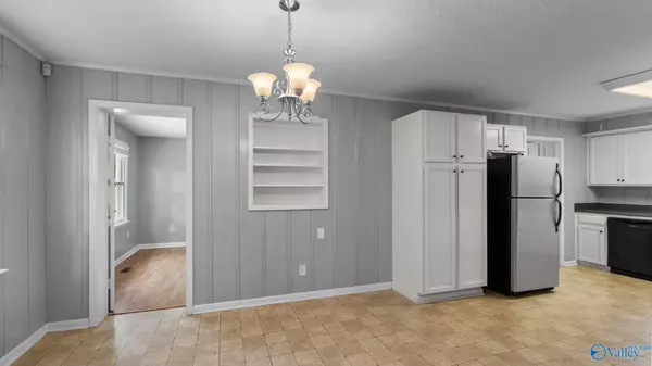 24834 Airport Road, Athens, AL 35614