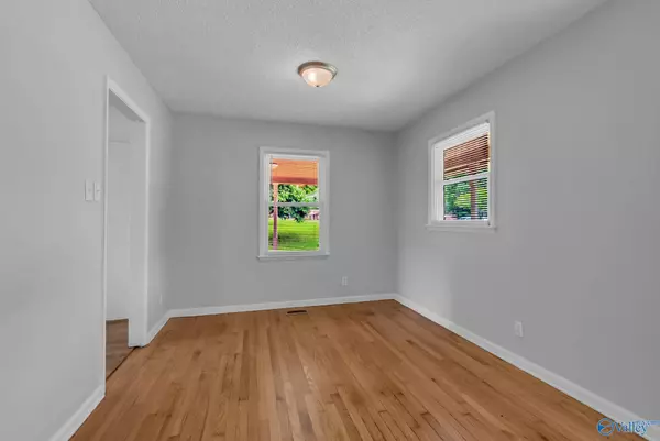 3121 Greenhill Drive NW, Huntsville, AL 35810