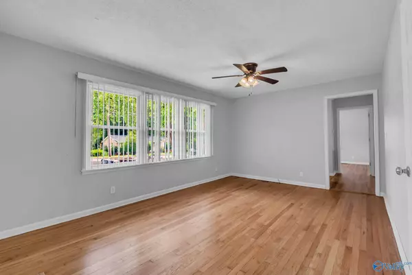 3121 Greenhill Drive NW, Huntsville, AL 35810