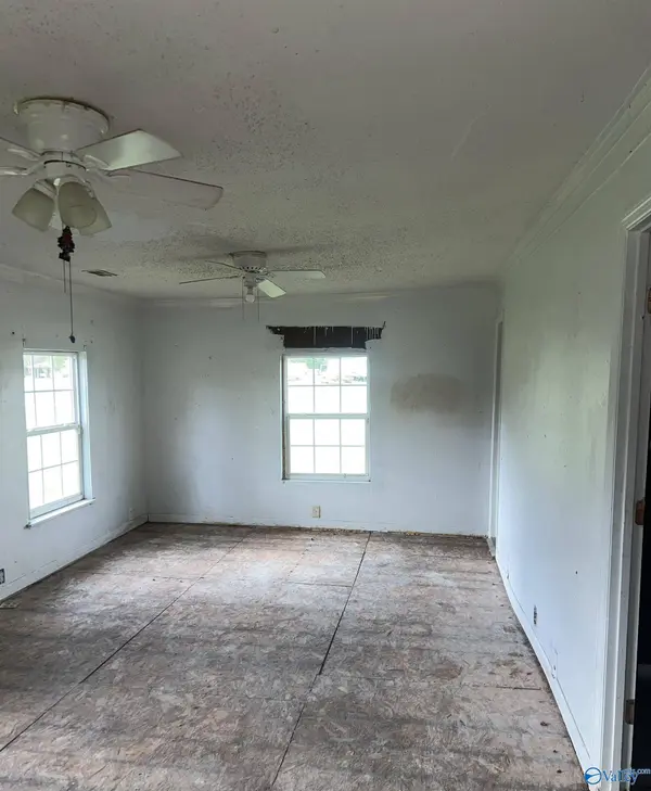 18954 Hwy 99, Athens, AL 35614