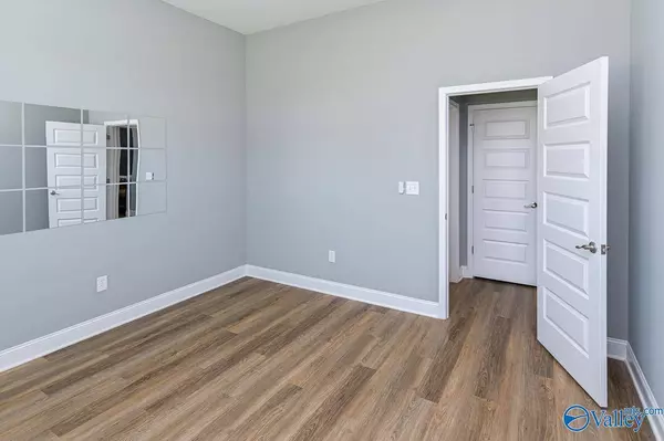 14806 Commonwealth Drive, Athens, AL 35613