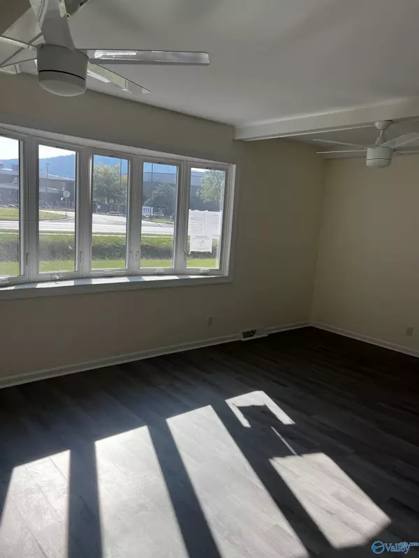 7812 Bailey Cove Road, Huntsville, AL 35802