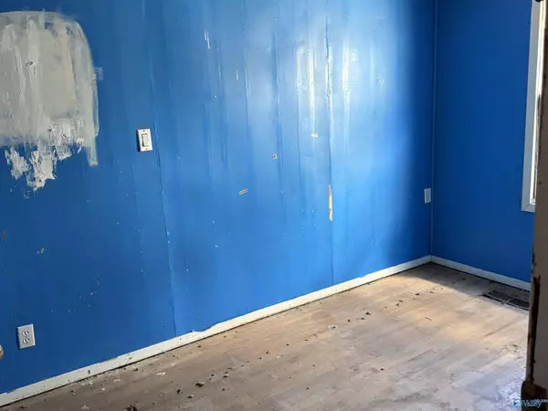 1305 N Johnson Chapel Road, Hartselle, AL 35640