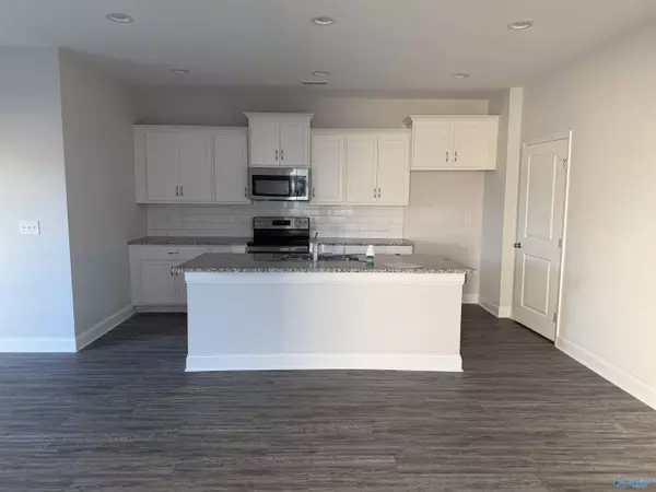 3237 Mcclellan Way, Decatur, AL 35603