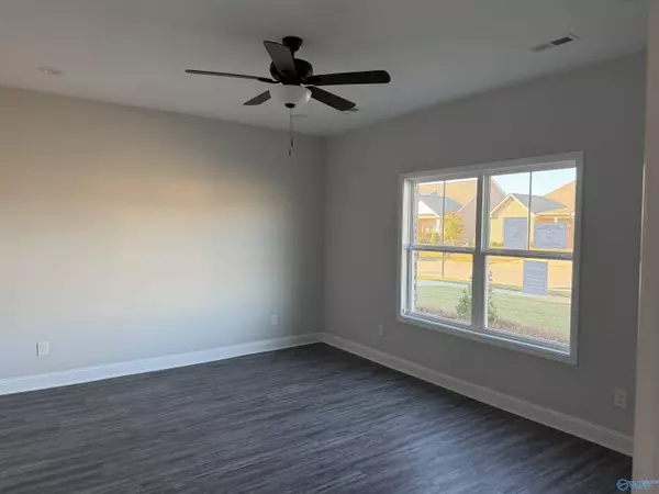 3237 Mcclellan Way, Decatur, AL 35603