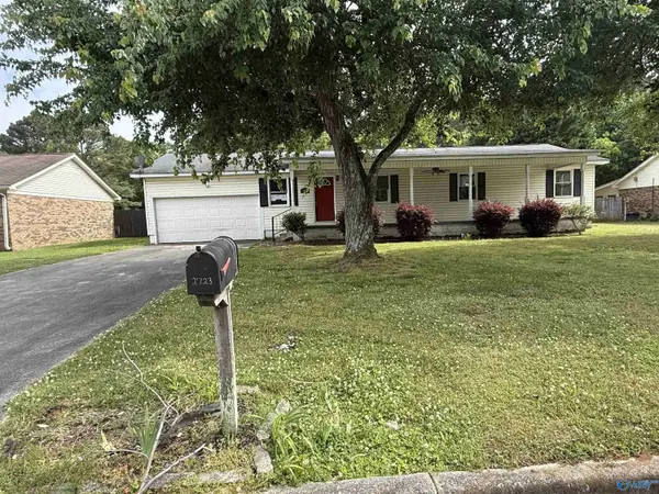2723 Longfellow Drive SW, Decatur, AL 35603