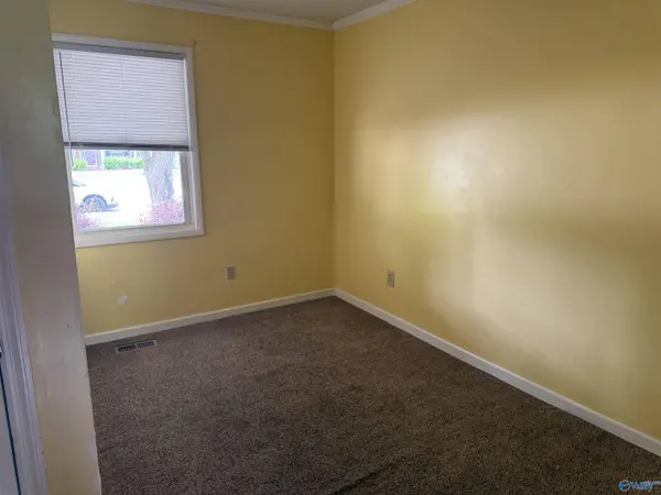 2723 Longfellow Drive SW, Decatur, AL 35603