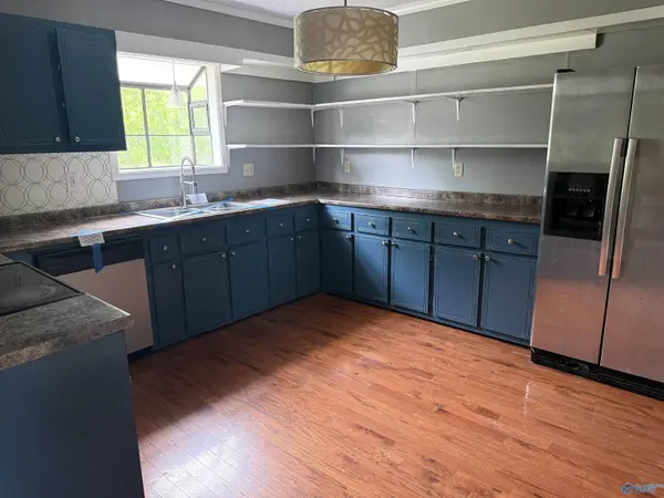2723 Longfellow Drive SW, Decatur, AL 35603