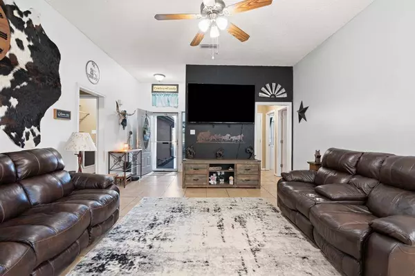 410 S Cleburne Whitney Road, Rio Vista, TX 76093