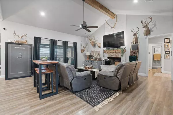 121 Treys Way, Godley, TX 76044