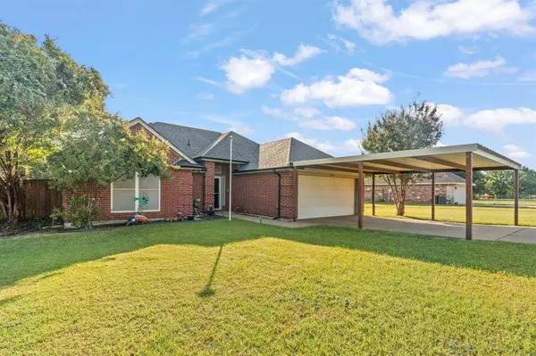 410 S Cleburne Whitney Road, Rio Vista, TX 76093