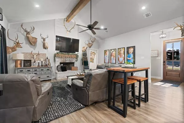 121 Treys Way, Godley, TX 76044