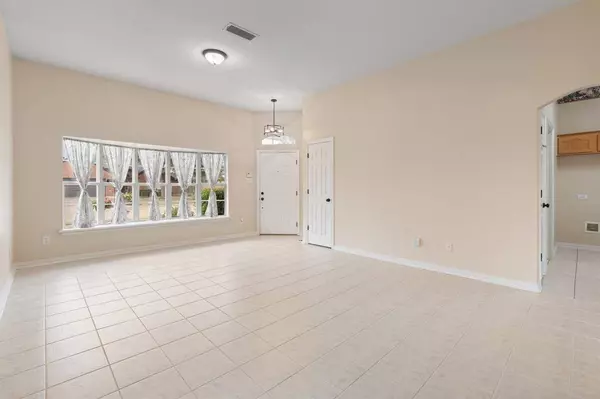 612 Rand Drive, Burleson, TX 76028