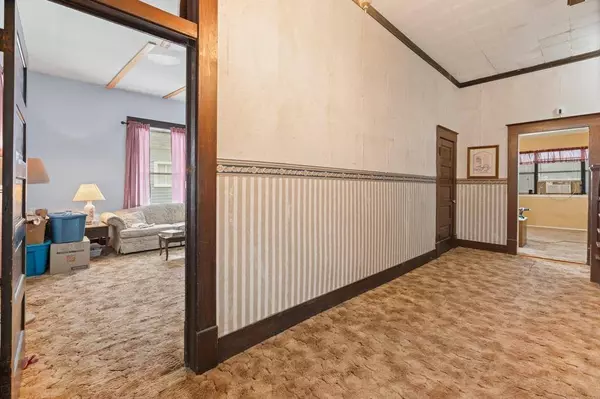 407 N Wilhite Street, Cleburne, TX 76031