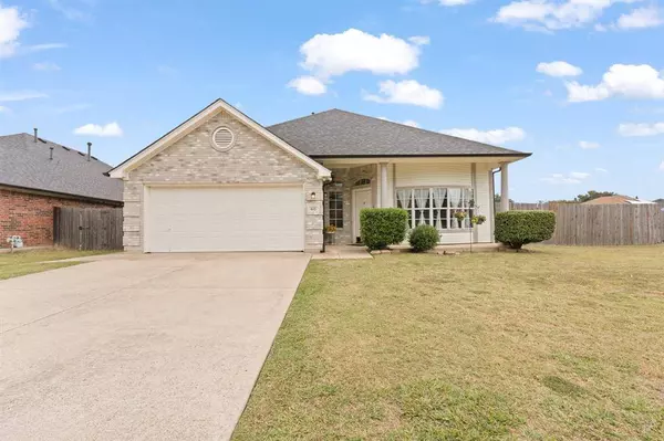 612 Rand Drive, Burleson, TX 76028