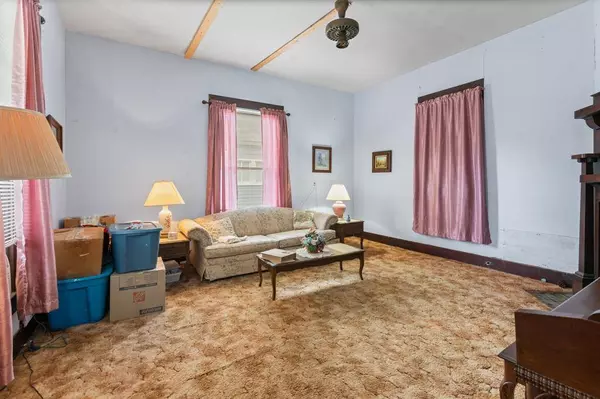 407 N Wilhite Street, Cleburne, TX 76031