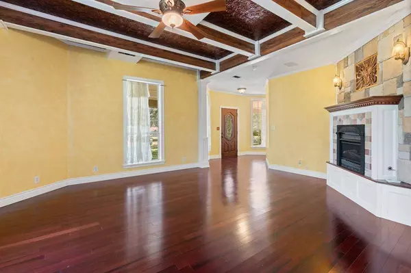 1006 Princeton Place, Cleburne, TX 76033