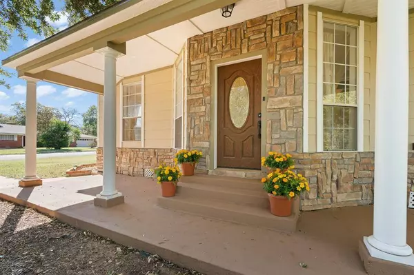 1006 Princeton Place, Cleburne, TX 76033