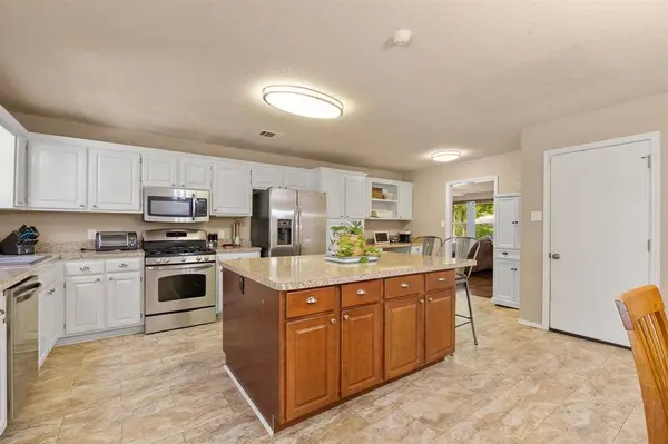 1206 Bales Street, Cleburne, TX 76033