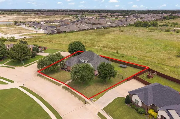 2211 Nottaway Drive, Cleburne, TX 76033