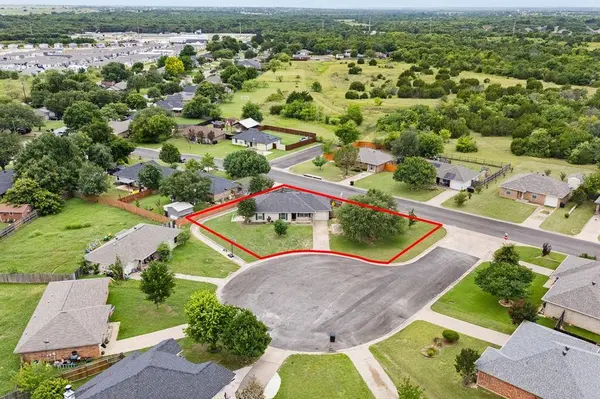 1105 Ashwood Court, Cleburne, TX 76033