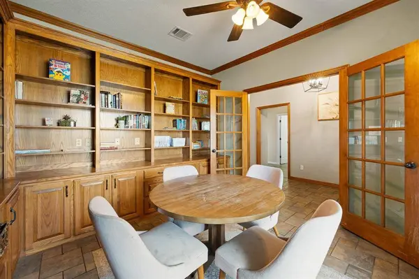 2211 Nottaway Drive, Cleburne, TX 76033