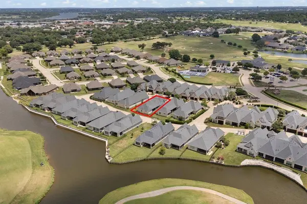 2407 Vineyard Drive, Granbury, TX 76048