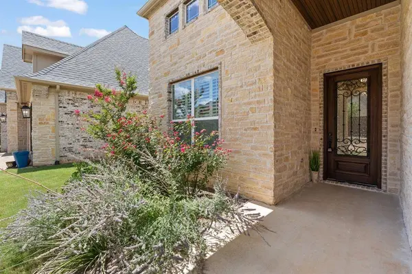 2407 Vineyard Drive, Granbury, TX 76048