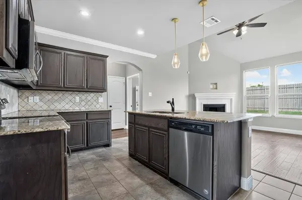 1626 Hawthorne Street, Cleburne, TX 76033