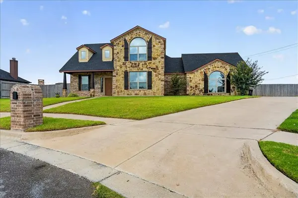 1626 Hawthorne Street, Cleburne, TX 76033