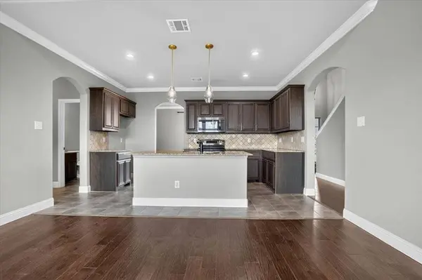1626 Hawthorne Street, Cleburne, TX 76033