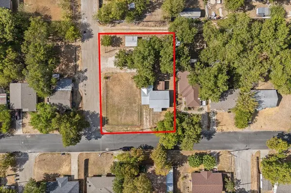 706 W Lone Star Avenue, Cleburne, TX 76033
